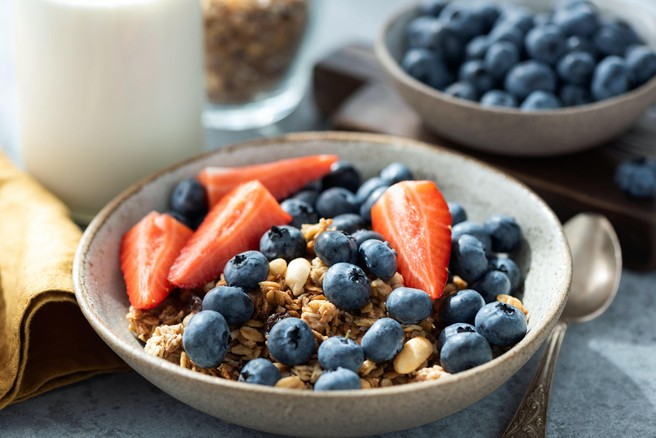 Recept za dolgo življenje: to v dnevu pojé 101-letni nevrolog