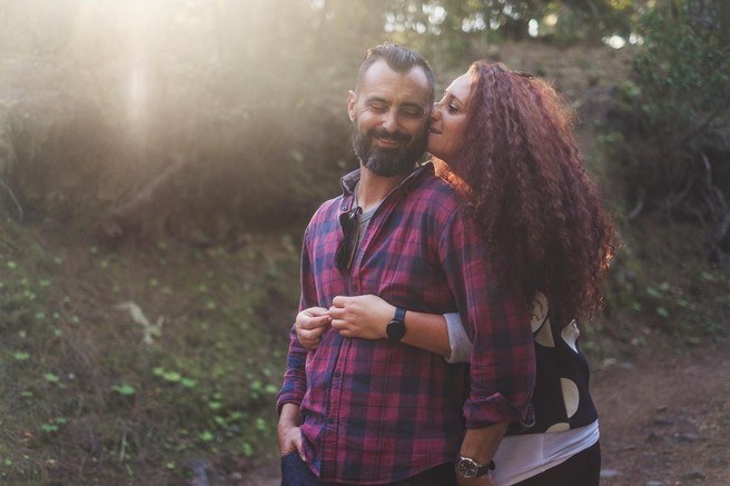 NIKOLI ne pojdite na zmenek z osebo, ki o bivših partnerjih govori tako 👇