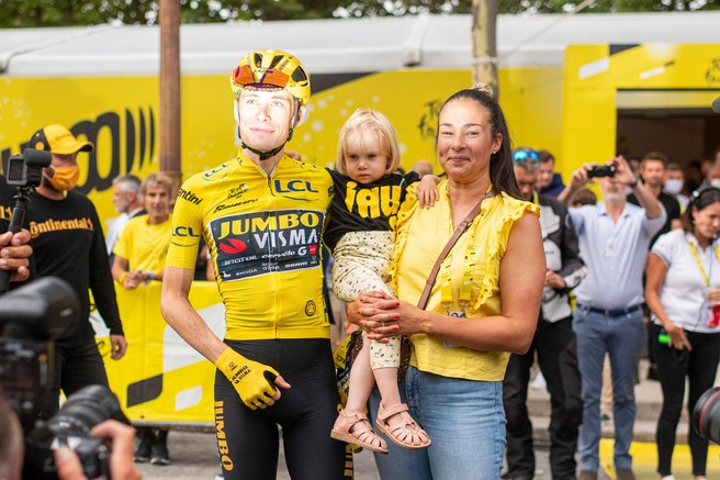 Žena Jonasa Vingegaarda: "Moje sanje so, da prevozi in zmaga vse tri Grand Toure v enem letu"