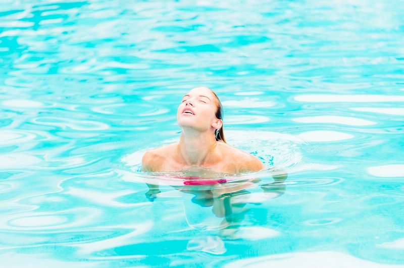 Poletja še ni konec! Tu so vsi razlogi, zakaj je plavanje odlična vadba (in bi jo morali izvajati tudi pozimi) (foto: Profimedia)