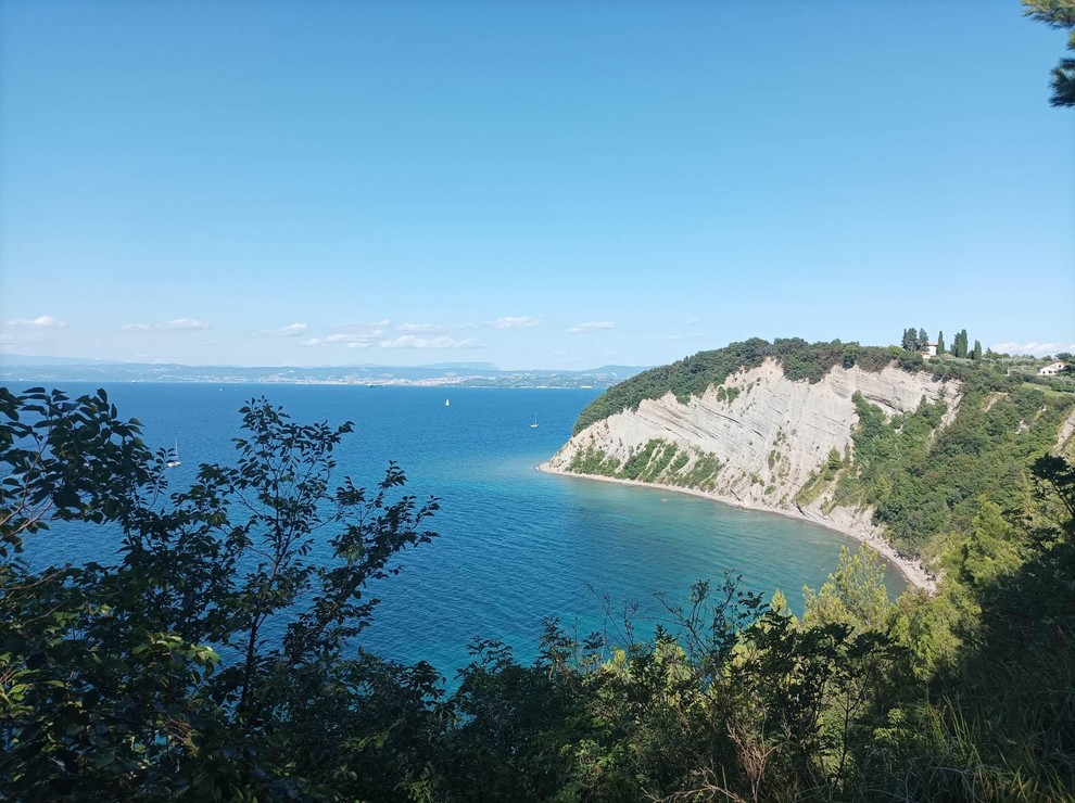 Skriti biser Slovenije navdušuje obiskovalce: "To je najlepša slovenska plaža!"