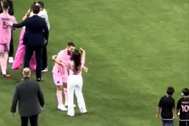 Video, ki je nasmejal svet: Messijeva žena po tekmi stekla v objem napačnemu