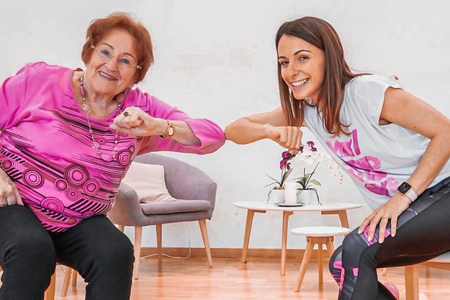 Športna trenerka razkriva trike, kako ostati aktivni tudi v pokoju