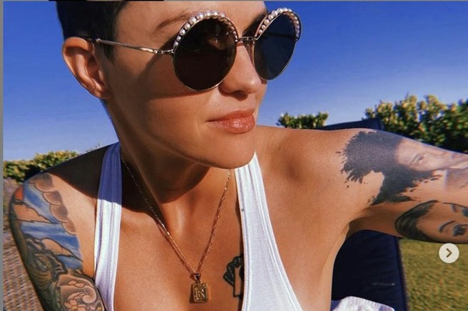 Mama, ki se bori z rakom, hčerki zagrozila, da ji nikdar ne odpusti, če v znak solidarnosti ne naredi TEGA (osebna zgodba)