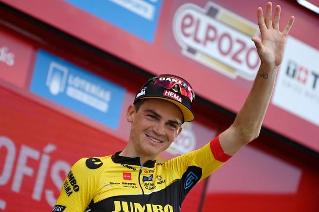 Veste, da ima najbolj zvesti pomočnik Rogliča slovenske korenine in je že stal na Triglavu?