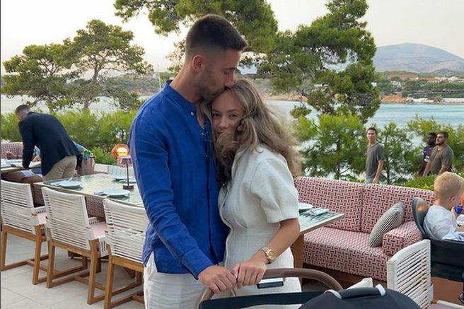 Veste, kako je nogometni zvezdnik Andraž Šporar zvedel za spol svojega prvega otroka? Nasmejali se boste!