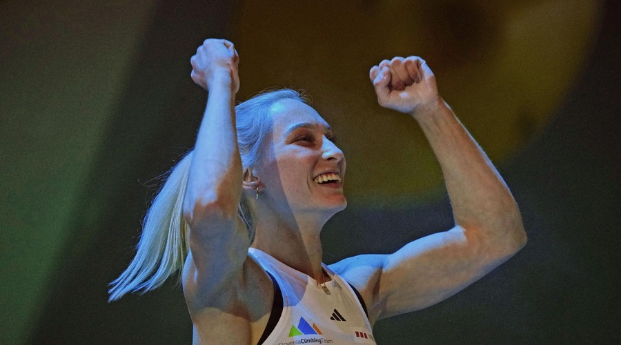 Nasmejana Janja Garnbret zmagala v Kopru. Edina do vrha: "Presegla sem tudi svoja pričakovanja!" (foto: Profimedia)