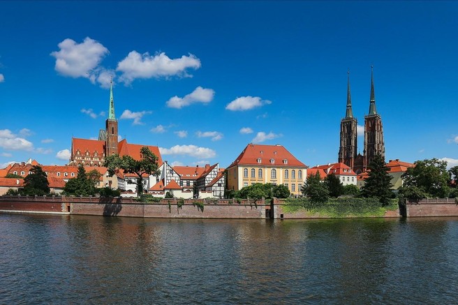 Skrita pred množičnim turizmom: Evropska destinacija, ki se ponaša z nizkimi cenami, kopico znamenitosti in naravnimi biseri