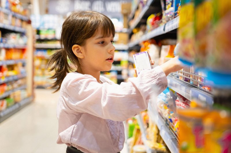 Odpoklic priljubljenega živila: izdelek na naših policah je nevaren za otroke (foto: Profimedia)