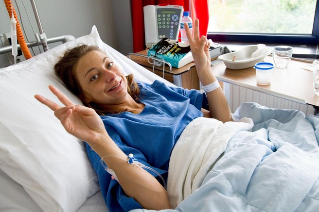 "Ne ponovite moje napake! Ignorirala sem vrtoglavico in vročinske oblive …" Potem pa se ji je po obisku osebnega zdravnika dokončno podrl svet