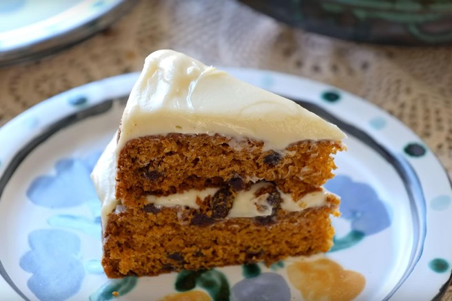 Radi pečete torte? Ta nepričakovana sestavina poskrbi za najbolj rahlo in sočno testo! Vprašanje je le, ali jo upate dodati