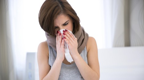 Kaj pomeni, če imate med prehladom zamašeno samo eno nosnico?