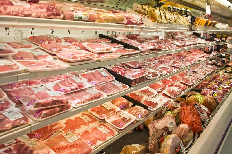 Opozorilo o odpoklicu živila: priljubljeno meso vsebuje nevarno bakterijo (foto: Profimedia)