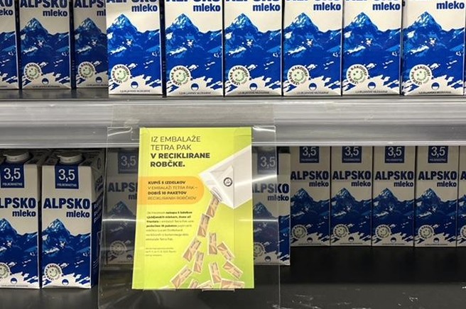 Iz embalaže Tetra Pak v reciklirane robčke: prazno embalažo Tetra Pak odlagajmo v rumeni zabojnik, da zaživi novo življenje