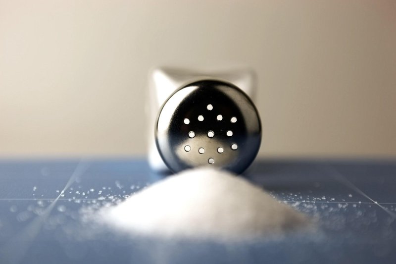 Sol je zdrava, a jesti jo moramo v primernih količinah!