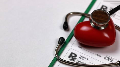 Kardiolog razkriva: "To so zgodnji znaki, ki kažejo na težave s srcem"