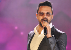 Kako je Petar Grašo shujšal za 13 kilogramov? Pevec je iz prehrane izločil 2 živili