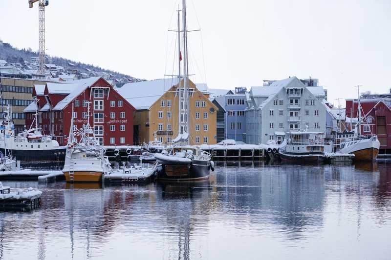 Za popotnike, ki leta 2024 iščejo bolj edinstveno destinacijo, je prišlo do znatnega porasta rezervacij v Tromsøju na Norveškem.