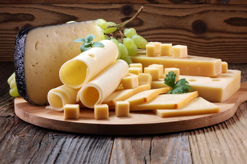 Kaj se zgodi, če je sir vsakodnevno na vašem jedilniku? (foto: Profimedia)