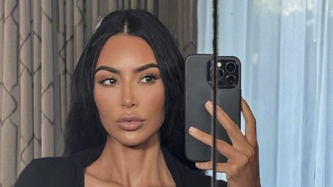 Kim Kardashian moda ogledalo telefon iphone