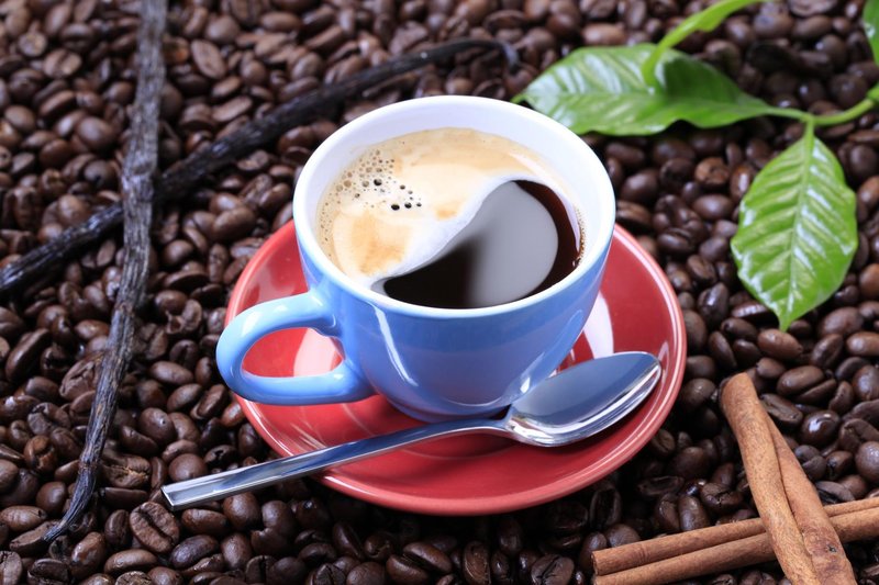 Kofein v kavi je znan diuretik, kar pomeni, da spodbuja nastajanje večje količine urina, s čimer poveča pogostost uriniranja.