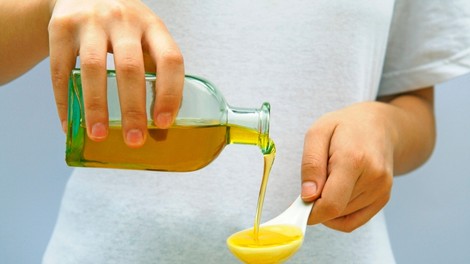 Vsako jutro spijte žlico deviškega olivnega olja (Presenečeni boste nad rezultati)