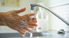 Umivanje rok z vodo in milom