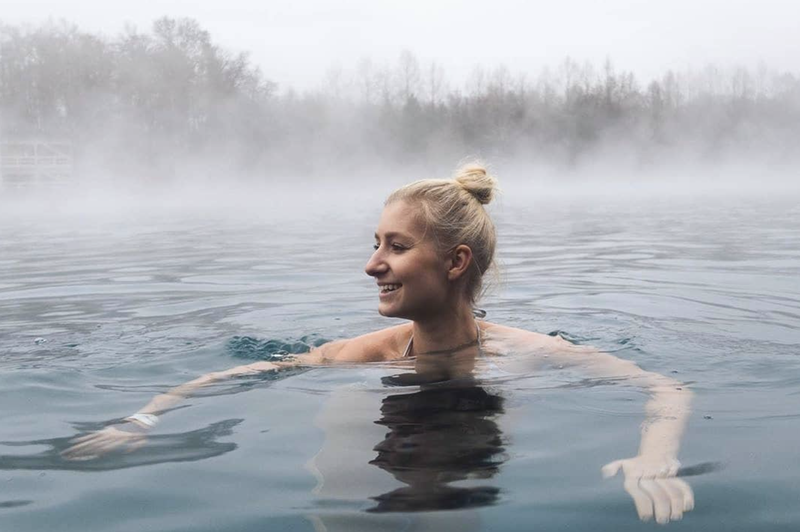 Ideja za izlet: manj kot dve uri iz Maribora vas čaka toplo jezero, v katerem lahko plavate tudi pozimi (foto: Instagram @flabgee)