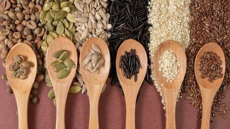 To je 6 najbolj zdravih vrst semen, ki bi jih morali redno uživati