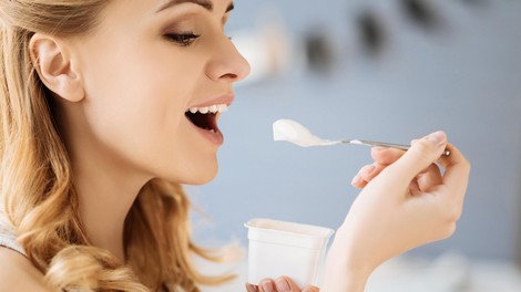 Tri leta je vsako jutro jedla grški jogurt: preverite, kaj se je zgodilo