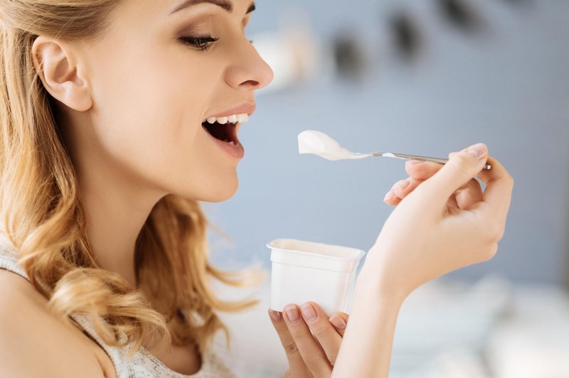 Tri leta je vsako jutro jedla grški jogurt: preverite, kaj se je zgodilo (foto: Profimedia)