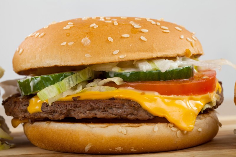McDonald's uvaja najpomembnejšo spremembo v zadnjih desetletjih: njihovi hamburgerji bodo odslej drugačni