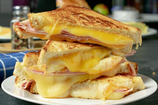 Toasti s šunko in sirom