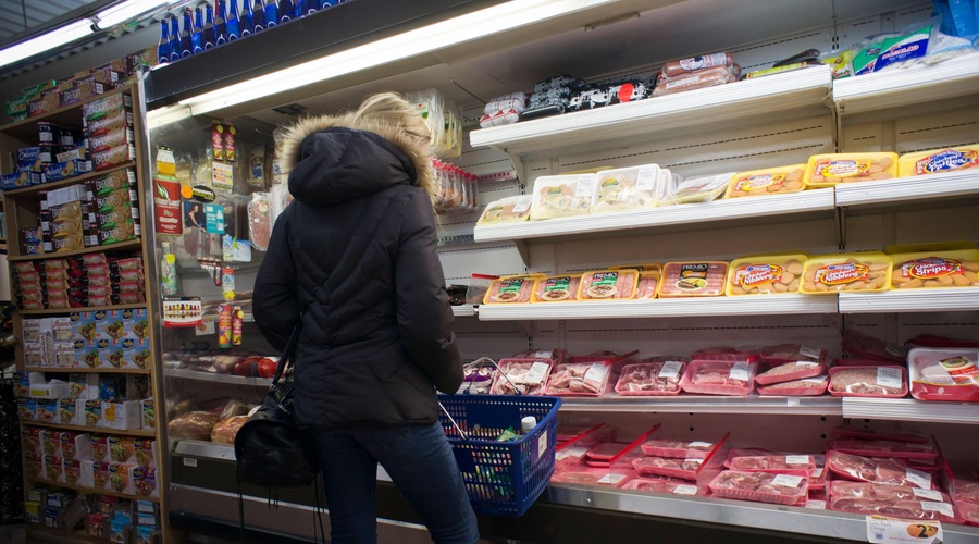 Odpoklic piščančjega mesa: v izdelku Perutnine Ptuj so odkrili prisotnost Salmonelle (foto: Profimedia)