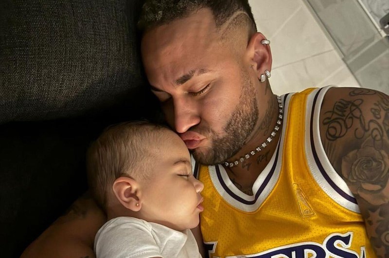 Odvisnost ga je čisto uničila: poglejte, kaj počne Neymar sredi hčerkinega rojstnega dne (VIDEO) (foto: Instagram @neymarjr (Posnetek zaslona))