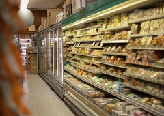 Katera živila vsebujejo največ mikroplastike? Odgovor vas bo presenetil