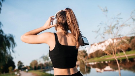 Zakaj so slušalke za tek pomembne za učinkovit trening