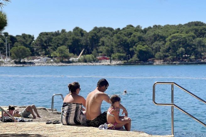 Družina ob morju na Hrvaškem