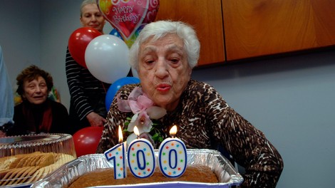 Medicinska sestra na pragu 101. rojstnega dne razkrila formulo za dolgo življenje: temu se že od nekdaj izogiba