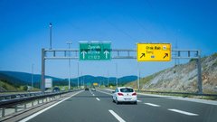 Saj ni res, pa je! Starši na počivališču na Hrvaškem pozabili otroka, osupljivo, kaj se je zgodilo po tem