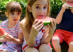 Nevrolog razkriva: "Za zdrave možgane svojih otrok skrbim tako, da se držim 3 prehranskih pravil"