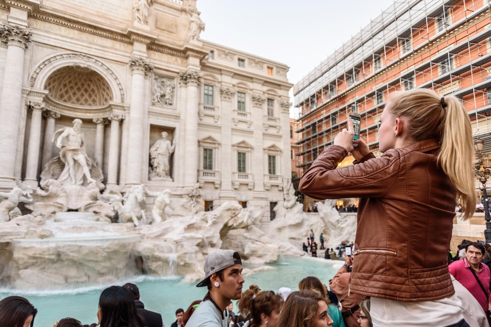 Zeparji na Fontana de trevi Rim