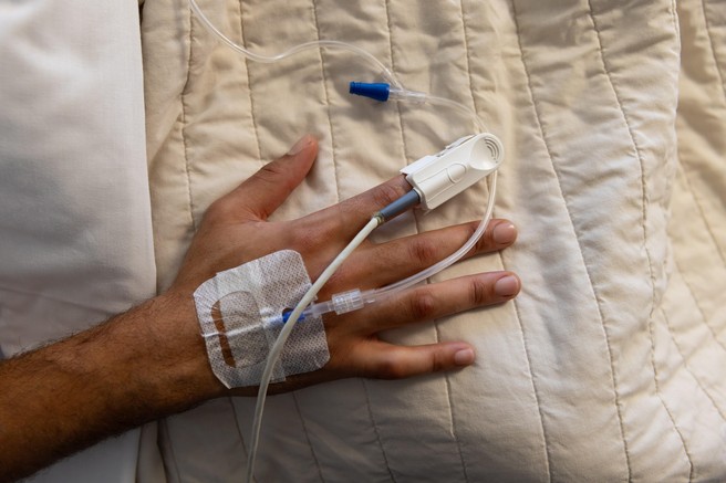 Kaj se dogaja tik pred smrtjo? Zdravnik pravi, da se pojavijo ti znaki
