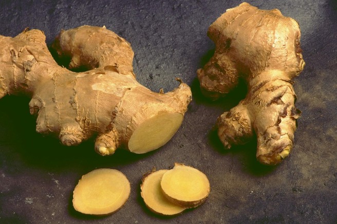 Ali ingver res pomaga pri artritisu? Revmatolog pojasnjuje, kako ga uporabljati in kdaj biti previdni