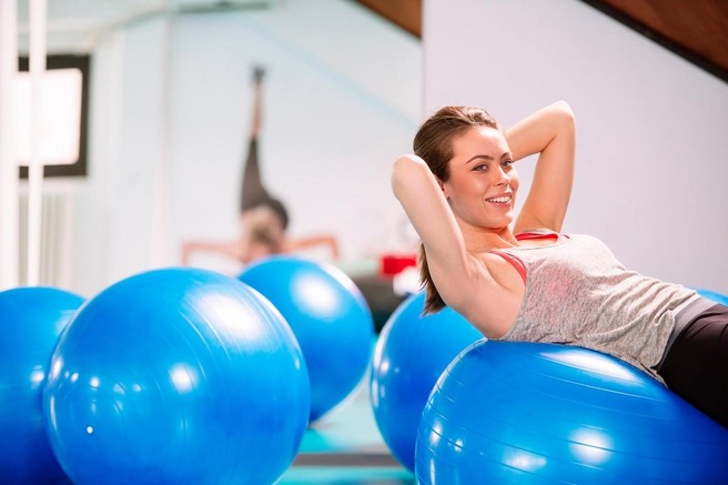 Pilates je celostna telesna vadba, ki združuje misel, telo in duha