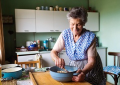 "Ko smo jedli to, smo bili zdravi kot ribe": ta preprosta in poceni jed znižuje holesterol, čisti črevesje in topi kilograme