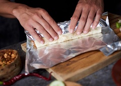 Shranjevanje hrane v aluminijasti foliji je lahko škodljivo: preverite, na kaj morate biti pozorni