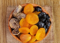 Katero suho sadje je najbolj zdravo? Nutricionisti izpostavljajo top 5 najbolj hranljivih vrst