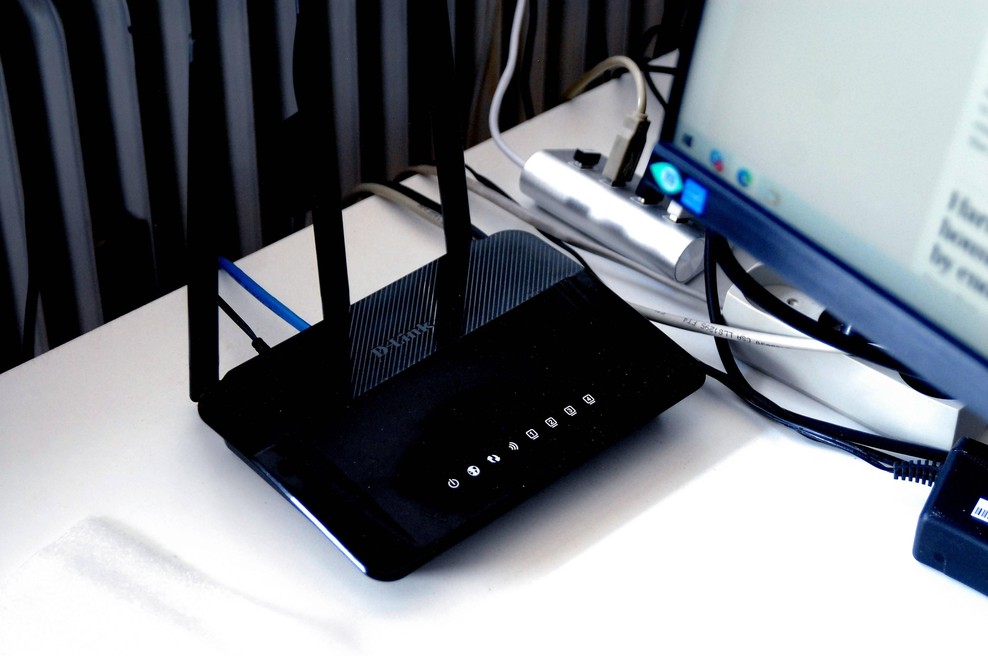Pozabite na drage Wi-Fi usmerjevalnike: ta trik za močnejši signal vas stane le nekaj centov (foto: Profimedia)