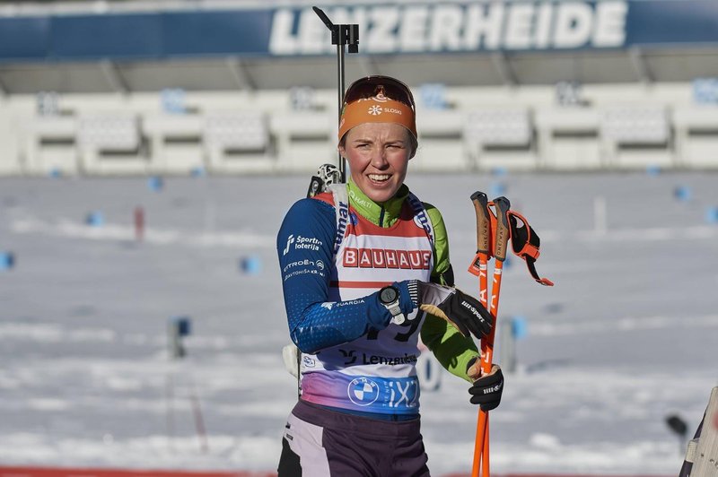 V osrčju Savojskih Alp je Anamarija Lampič prišla do prvih stopničk svoje biatlonske kariere! (foto: profimedia)